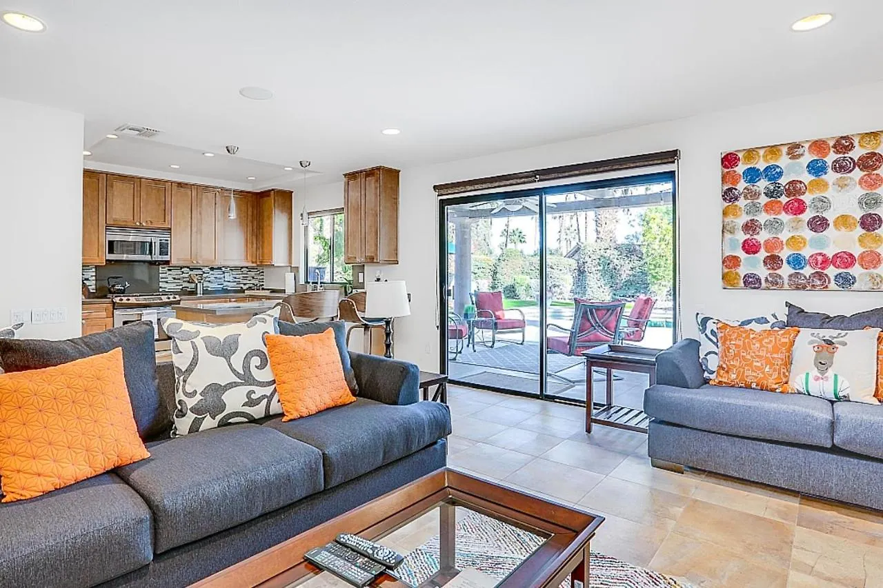The Bev Palm Springs Permit# 3591 Villa Semesterbostad